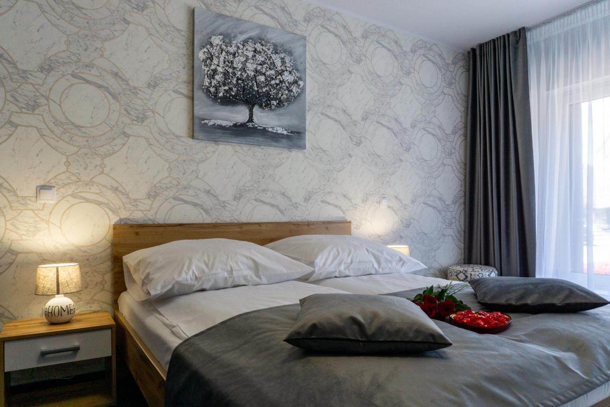 Hotel Epic Centrum Cisnădie Quarto foto